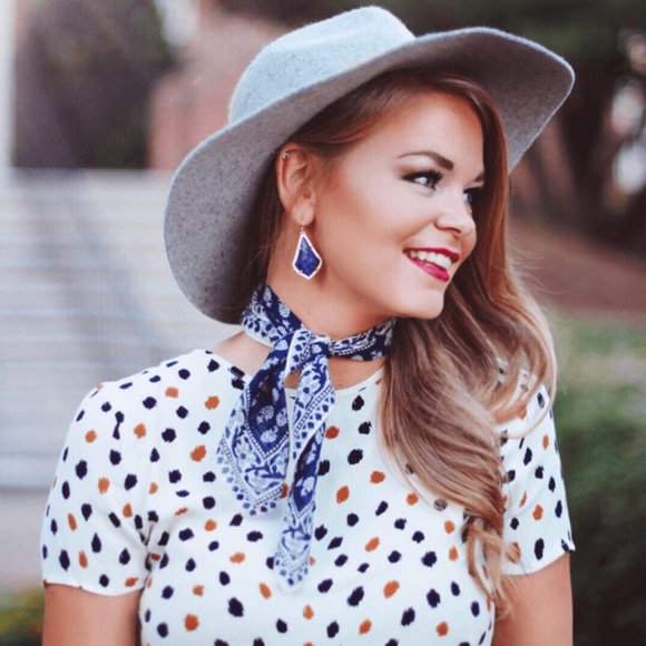 Kendra Scott Alex Cobalt Blue Earrings Silver Tone - Picture 6 of 6